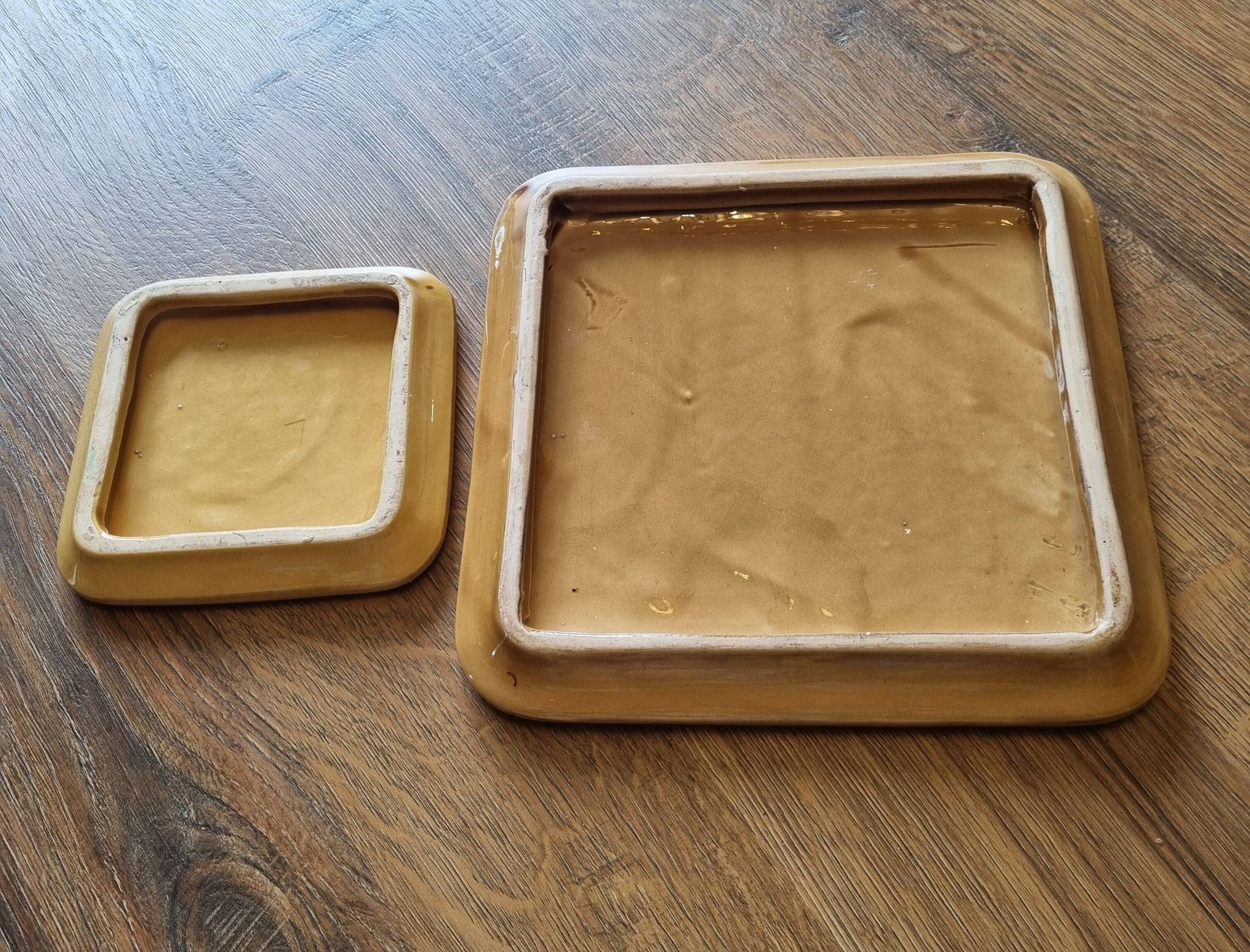 2 dessous de plat en céramique émaillée vintage, 1970