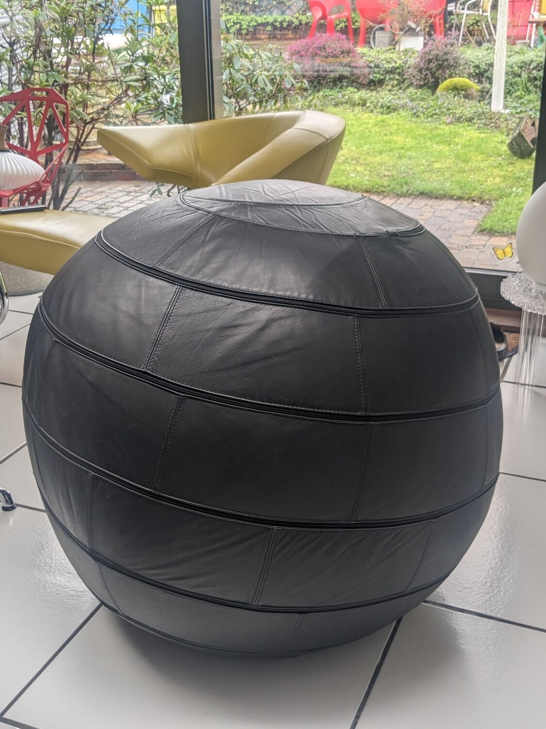 Black leather ottoman by Edwin and Niekel Taco for Leolux 90