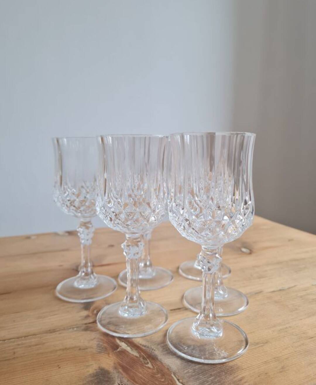 Service of 6 crystal wine glasses