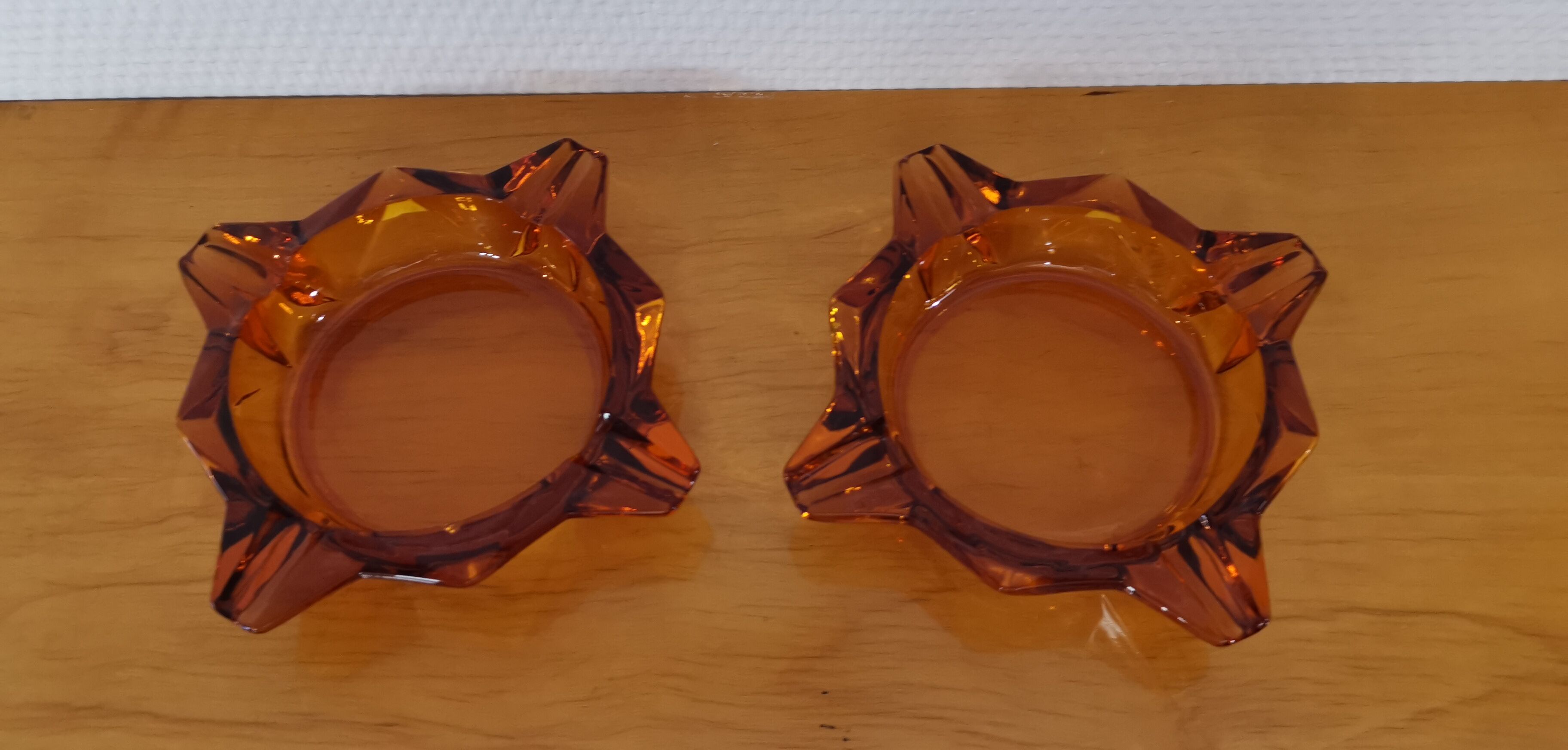 2 vintage luminarc amber star ashtrays from the 1970s