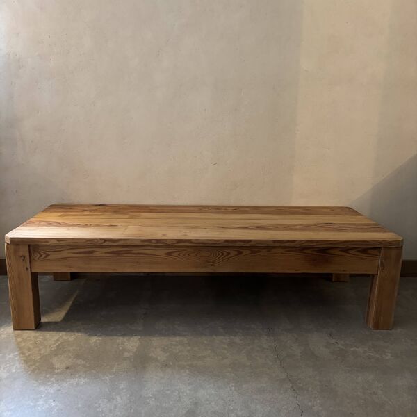 Table basse en bois brut
