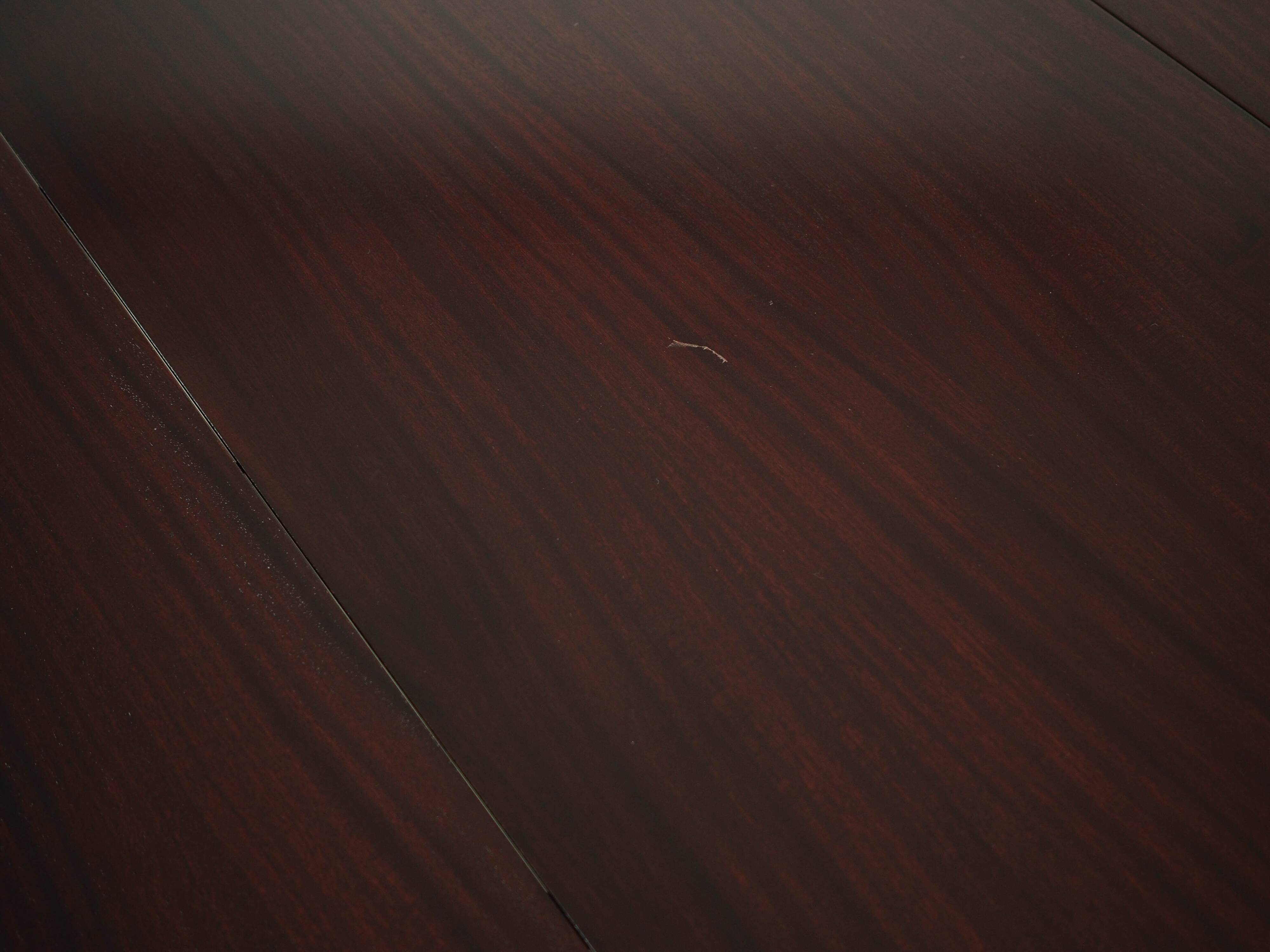 Round mahogany table, Danish design, 1970s, manufactured in Denmark