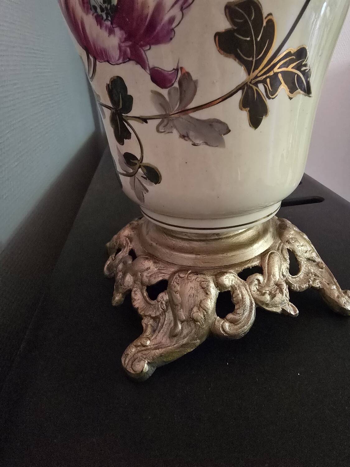 Numbered porcelain lamp base