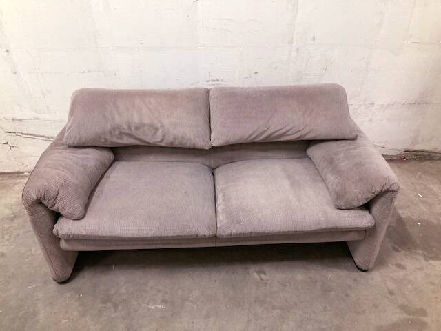 Maralunga 2-seater sofa by Vico Magistretti for Cassina