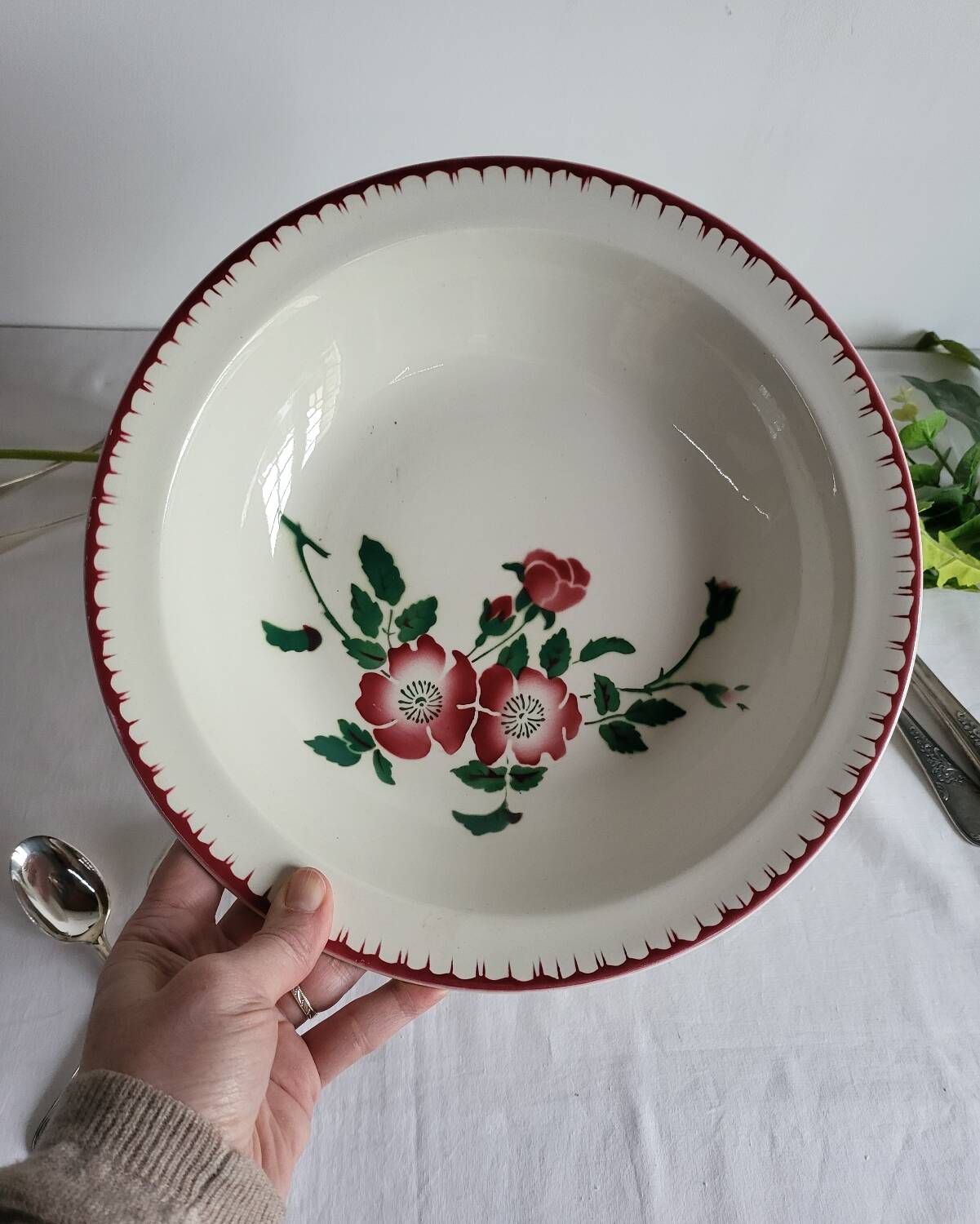 Large round, shallow earthenware dish, sarreguemines, epernay pattern