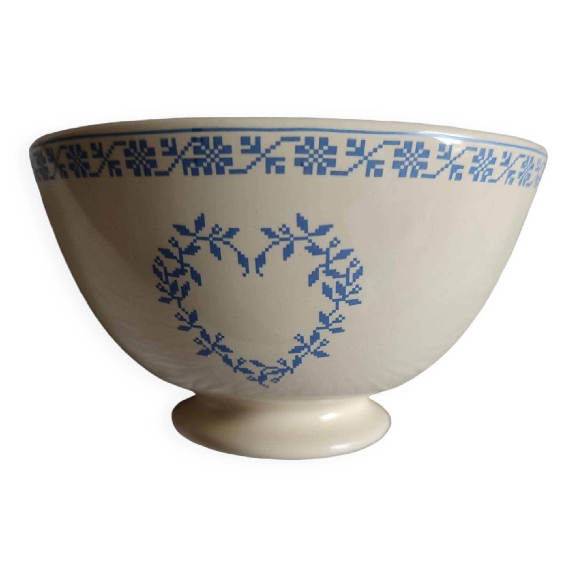 Niderviller iron earth bowl heart model cross stitch