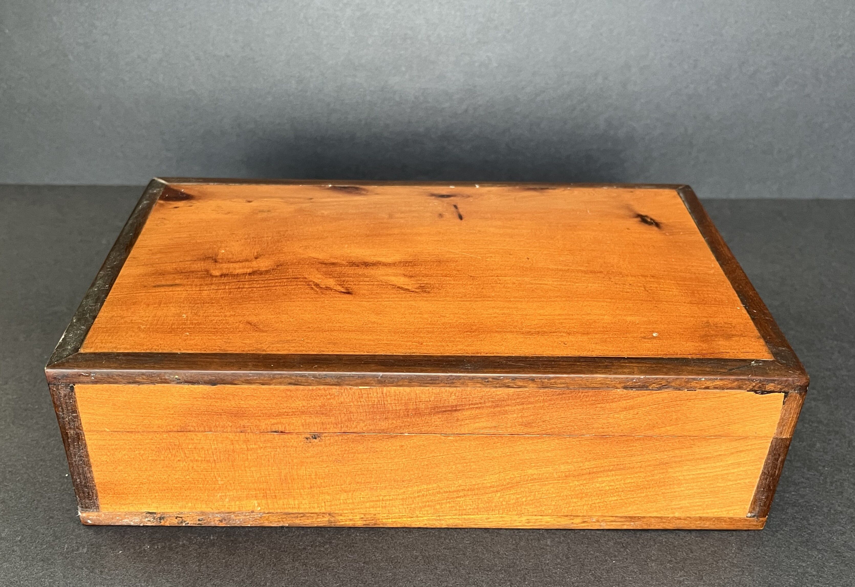 Solid wood jewelry box