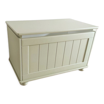 Toy chest