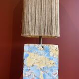 Base stuck blue beige marble-plaster, fringed lampshade Houles, 21st century.