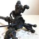 Lampe de table vintage en bronze patiné à décor de lions, années 1950