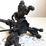 Vintage table lamp in patinated bronze with lion decor, 1950s.