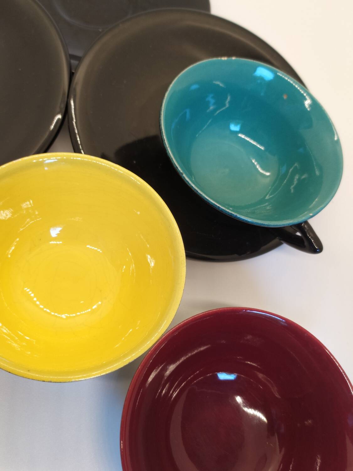 Set of 7 cups and saucers from the 50s.