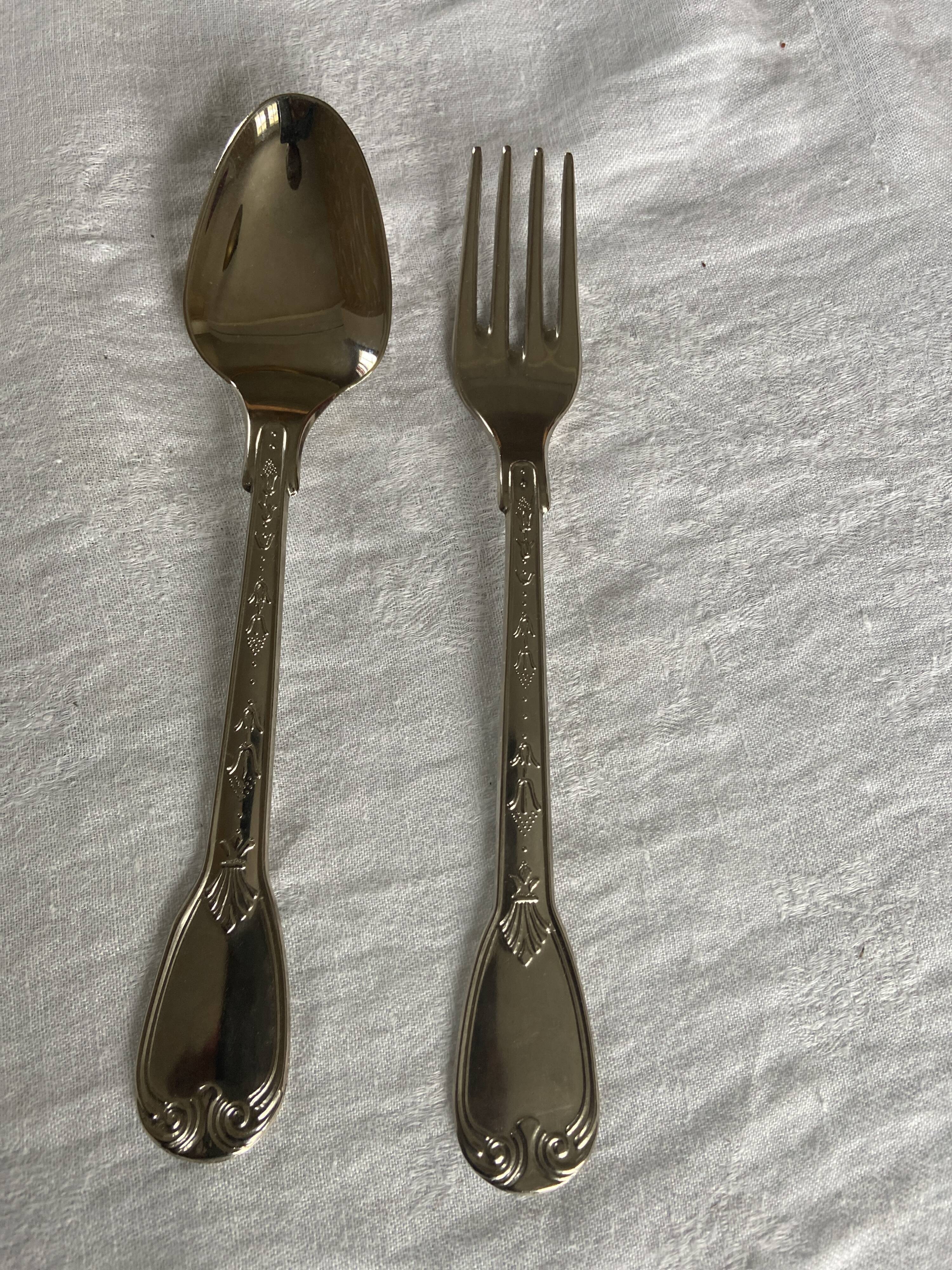 Stainless steel cutlery set
