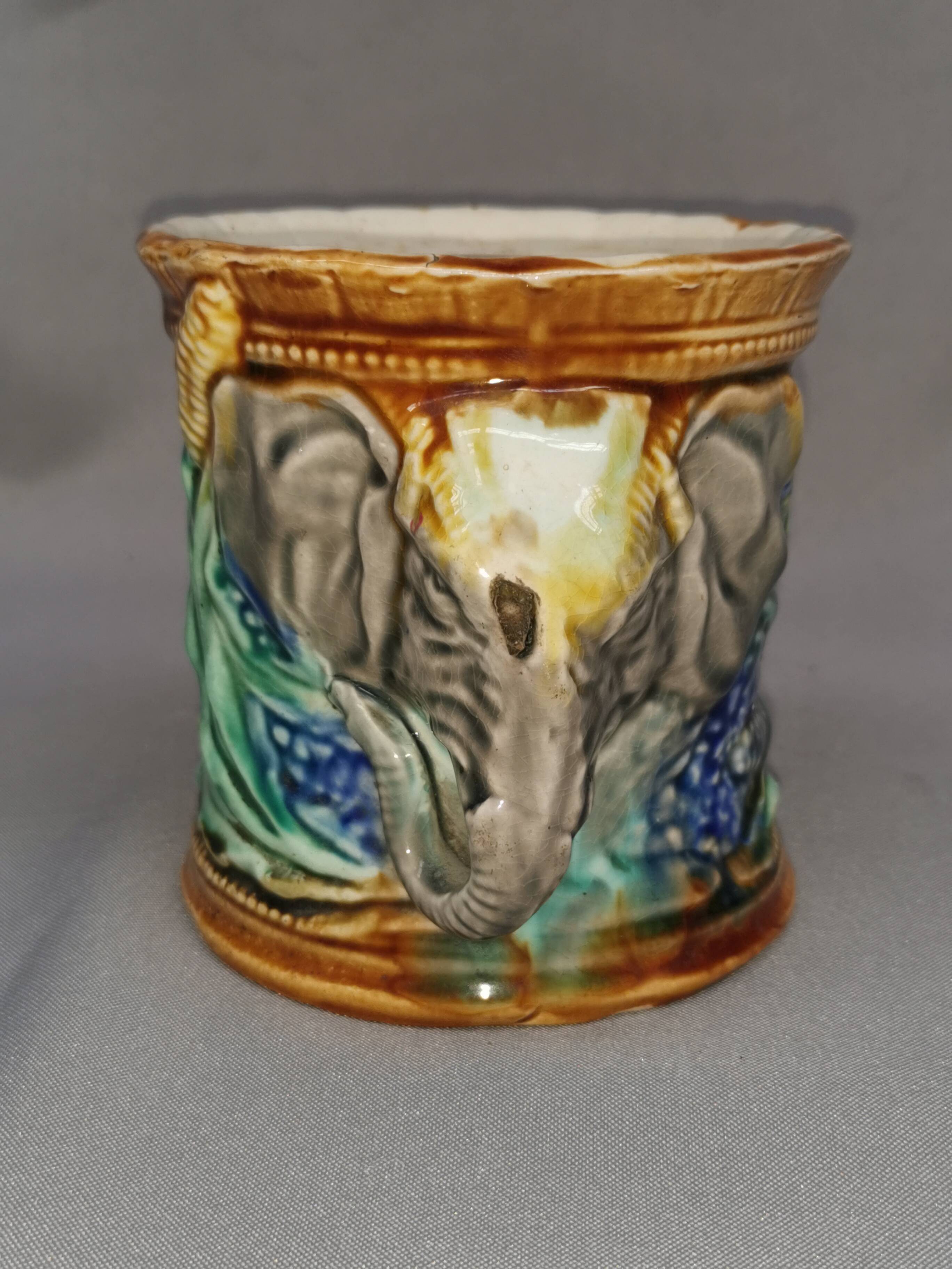 Old tobacco pot / pencils, flower vase elephant onnaing earthenware slip