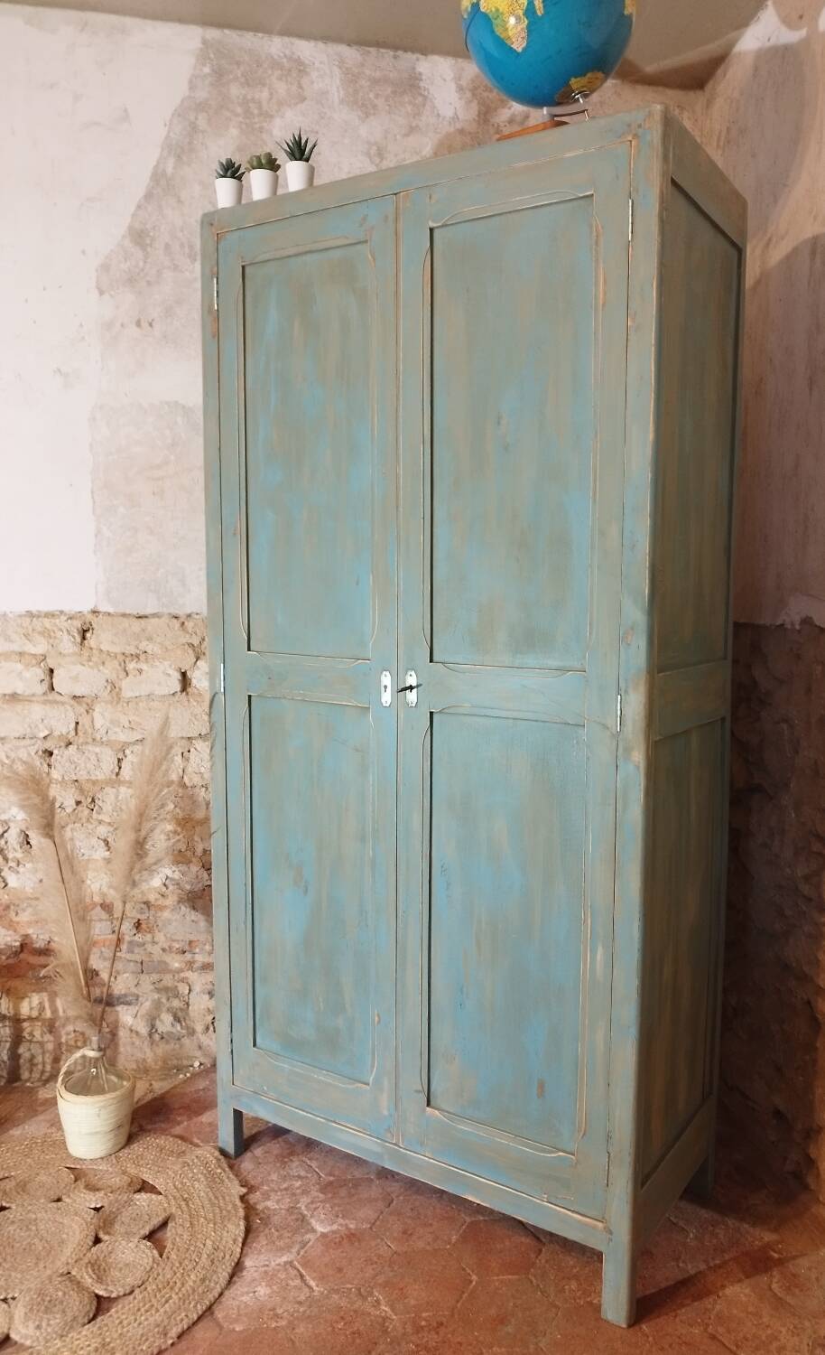 Armoire parisienne