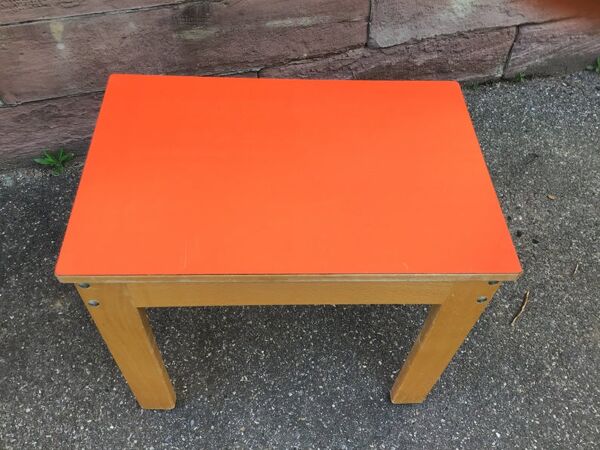 Bureau et chaise enfant école