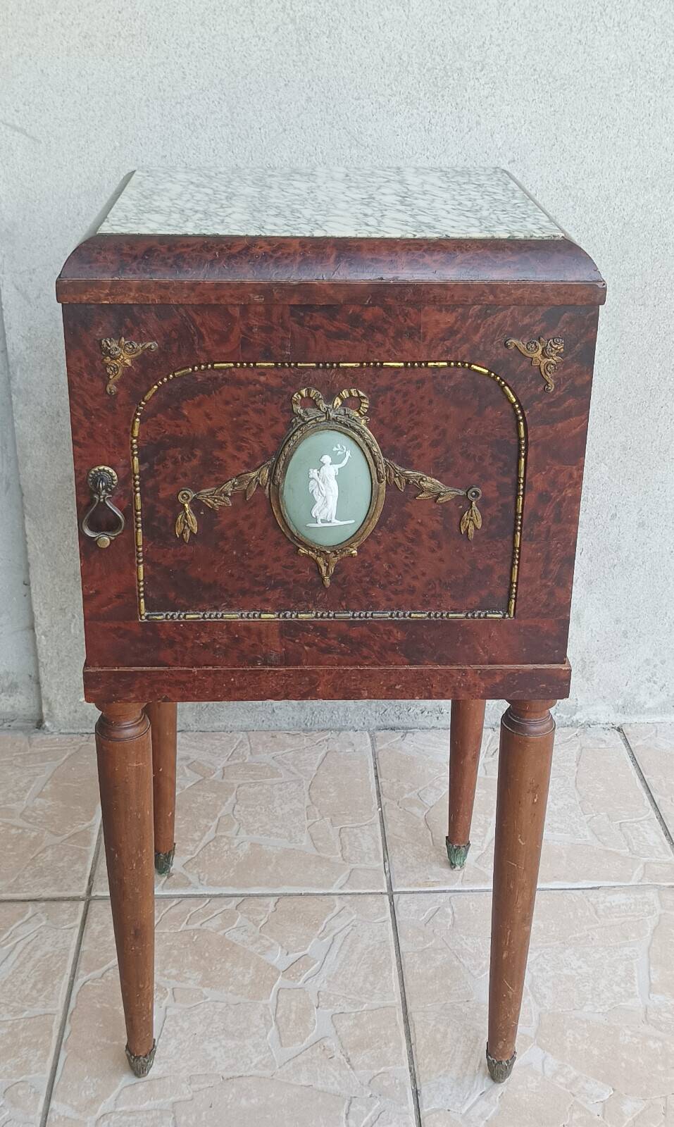 Louis XVI Nightstand in Thuya Burl