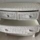Commode blanche en rotin vintage