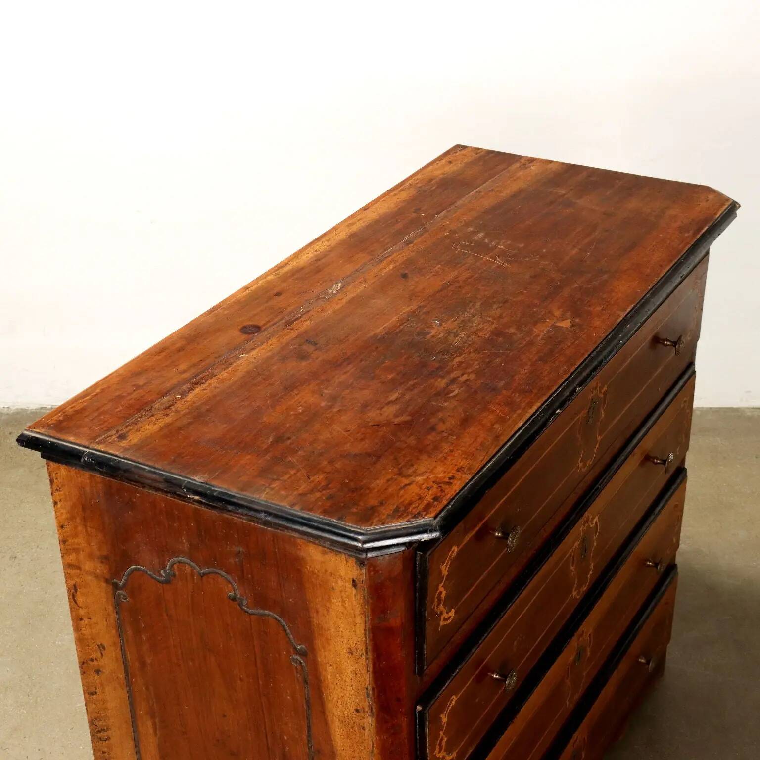 Commode ancienne en noyer 4 tiroirs Italie XVIIIe siècle