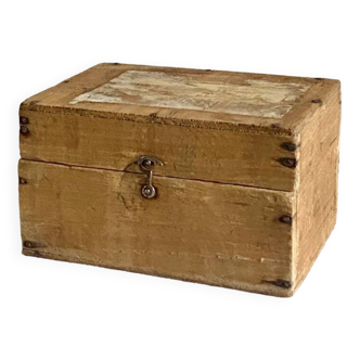 Wooden box