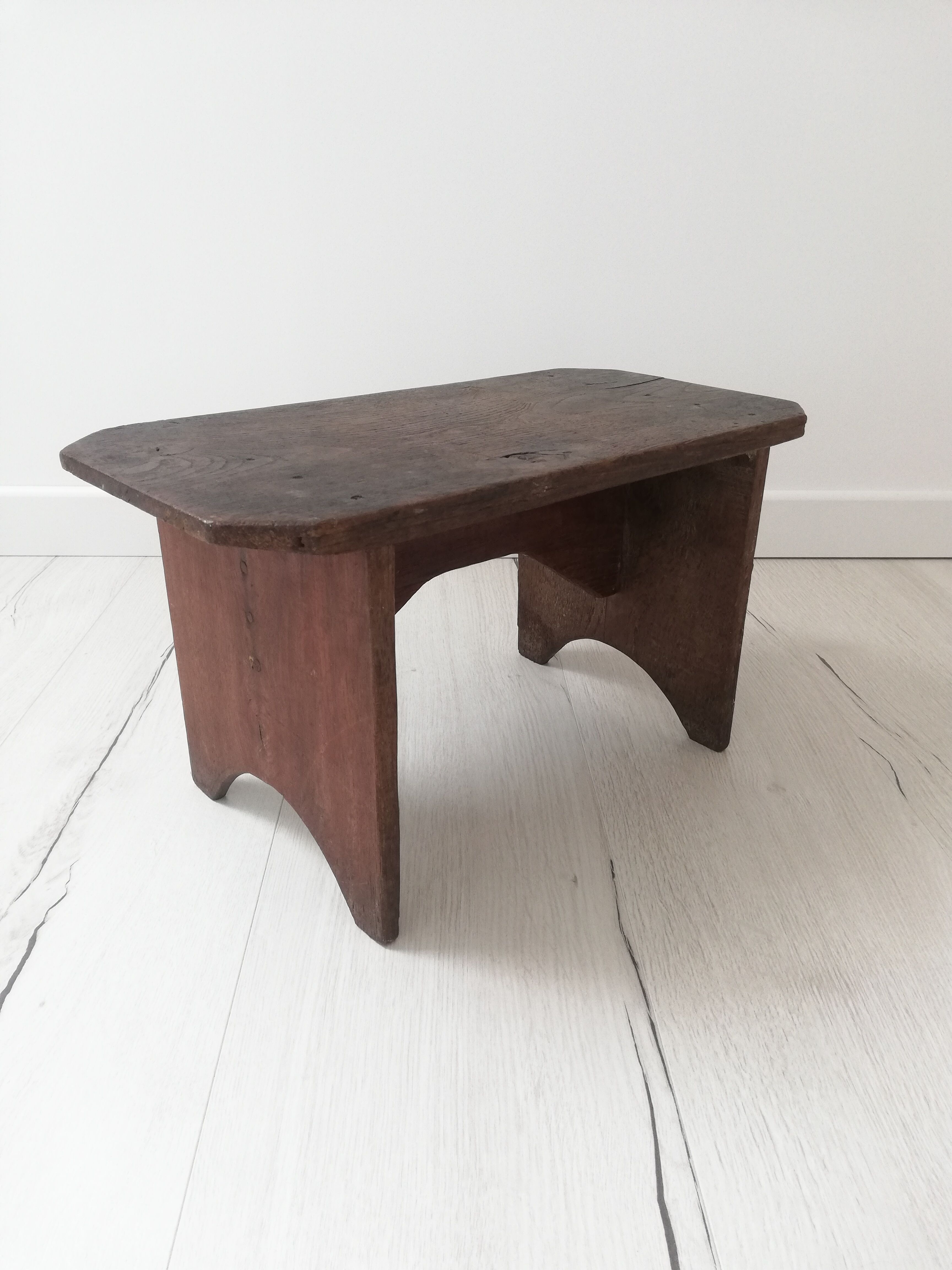 Farm stool / Vintage foot walk