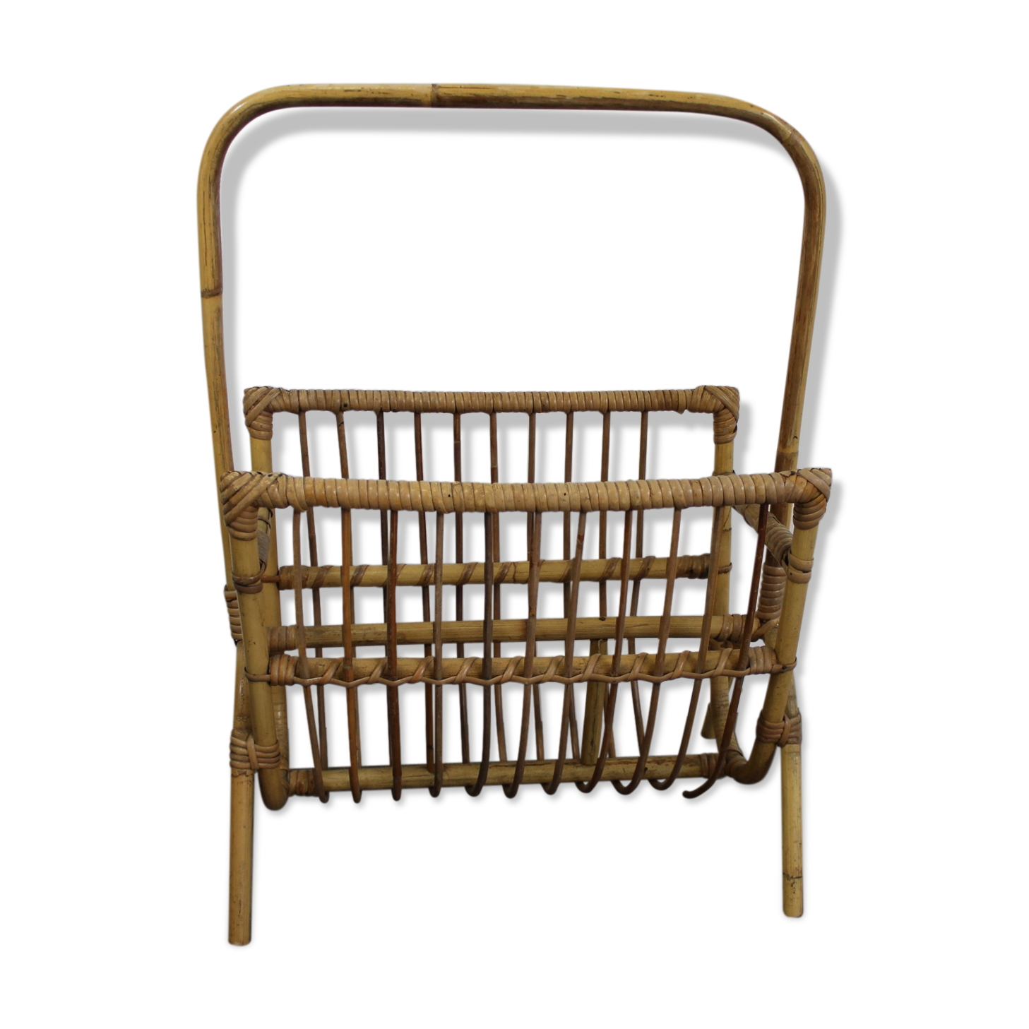 Rattan magazines rack