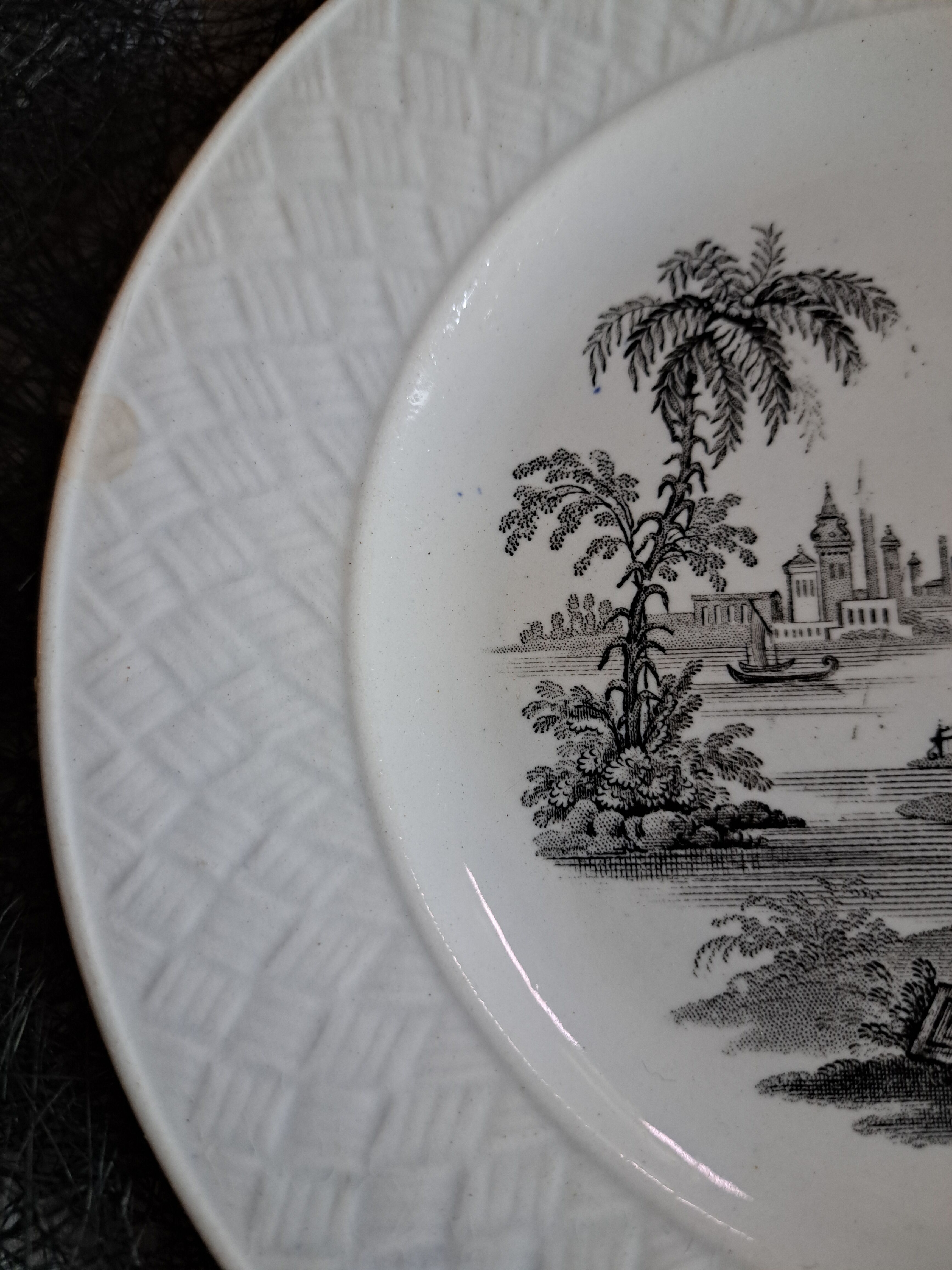 Plate David Johnston oriental décor monochrome black J. Vieillard Bordeaux