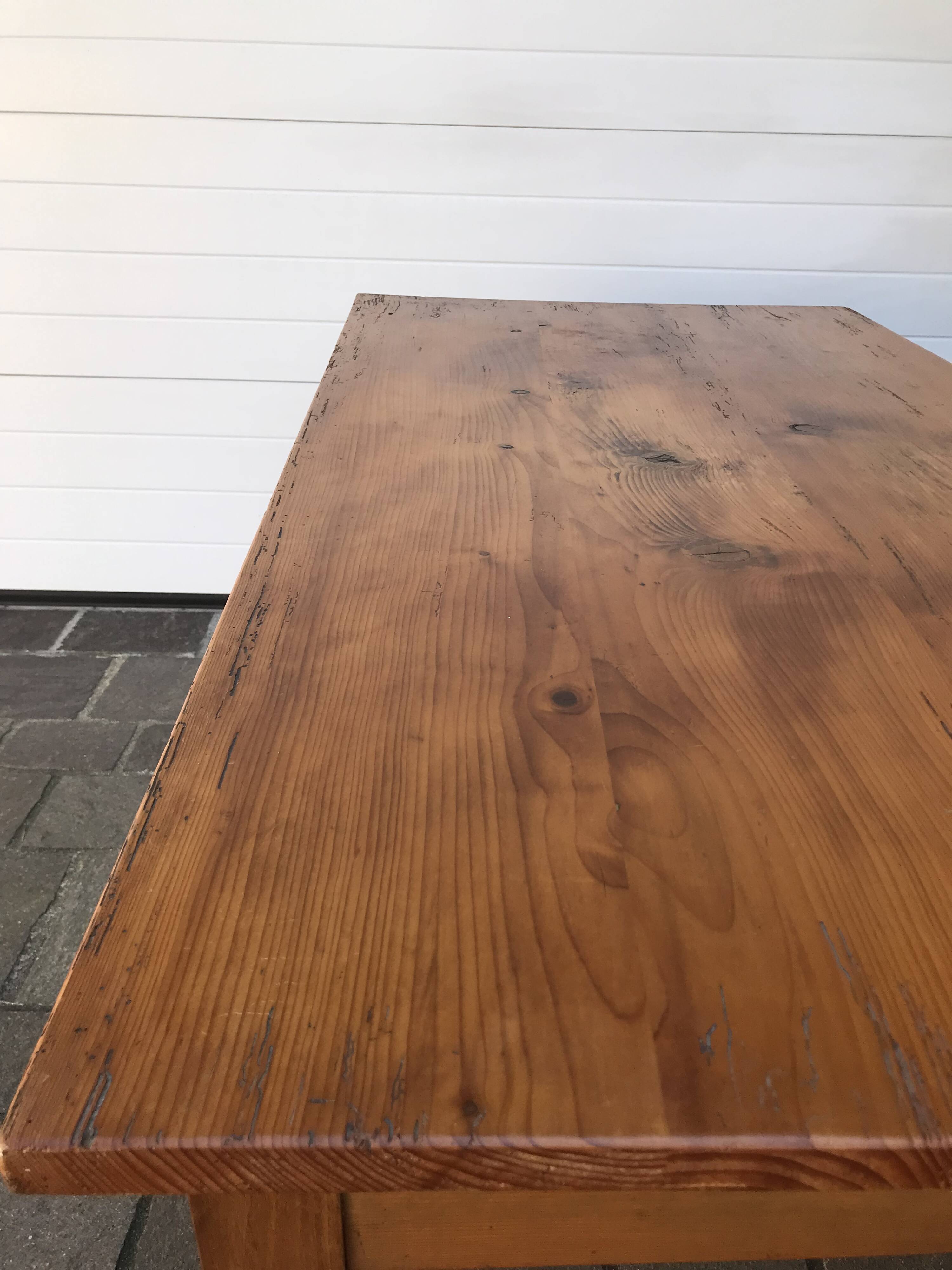 Farm table