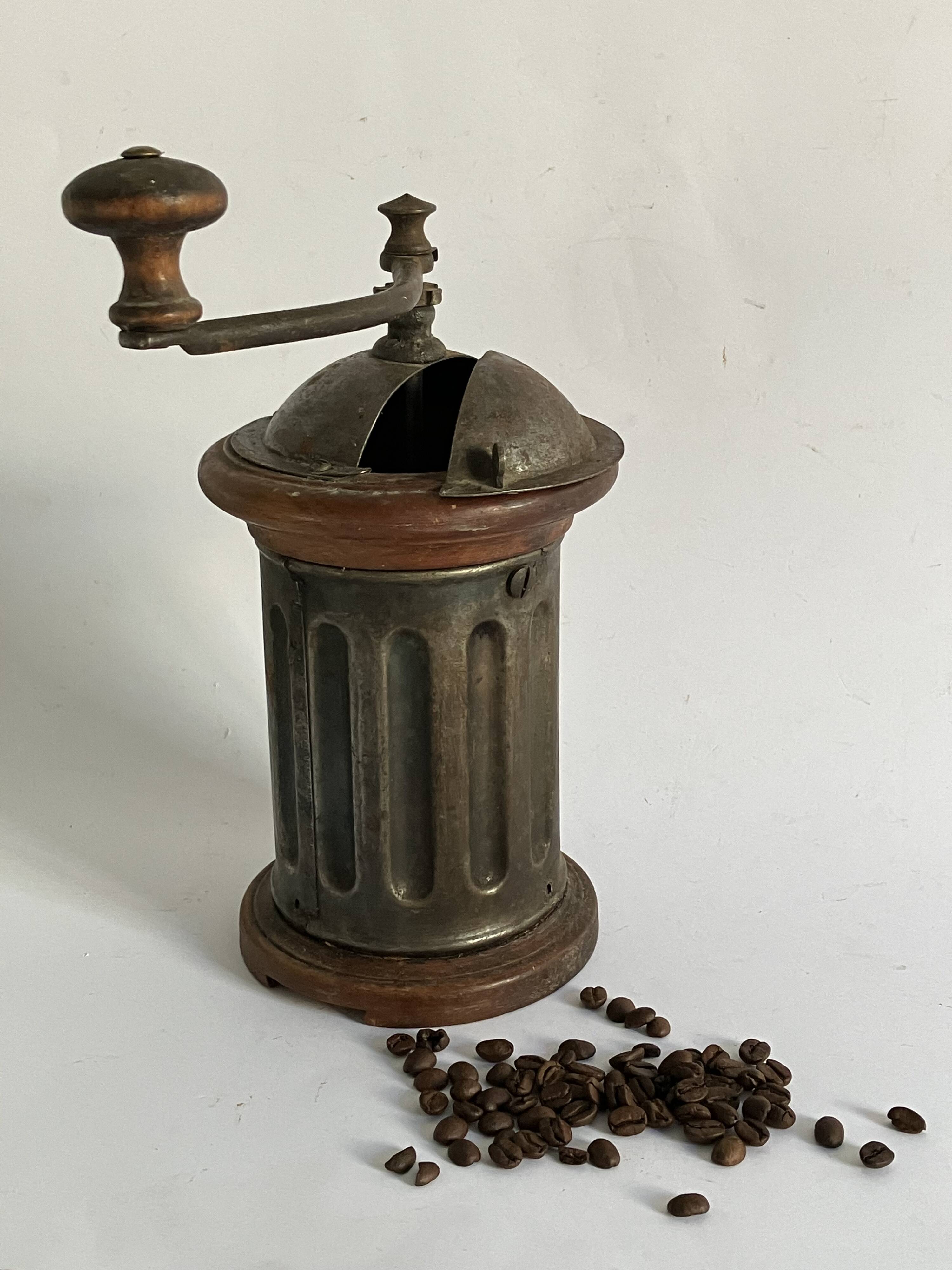 Old Peugeot Frères coffee grinder - Model G