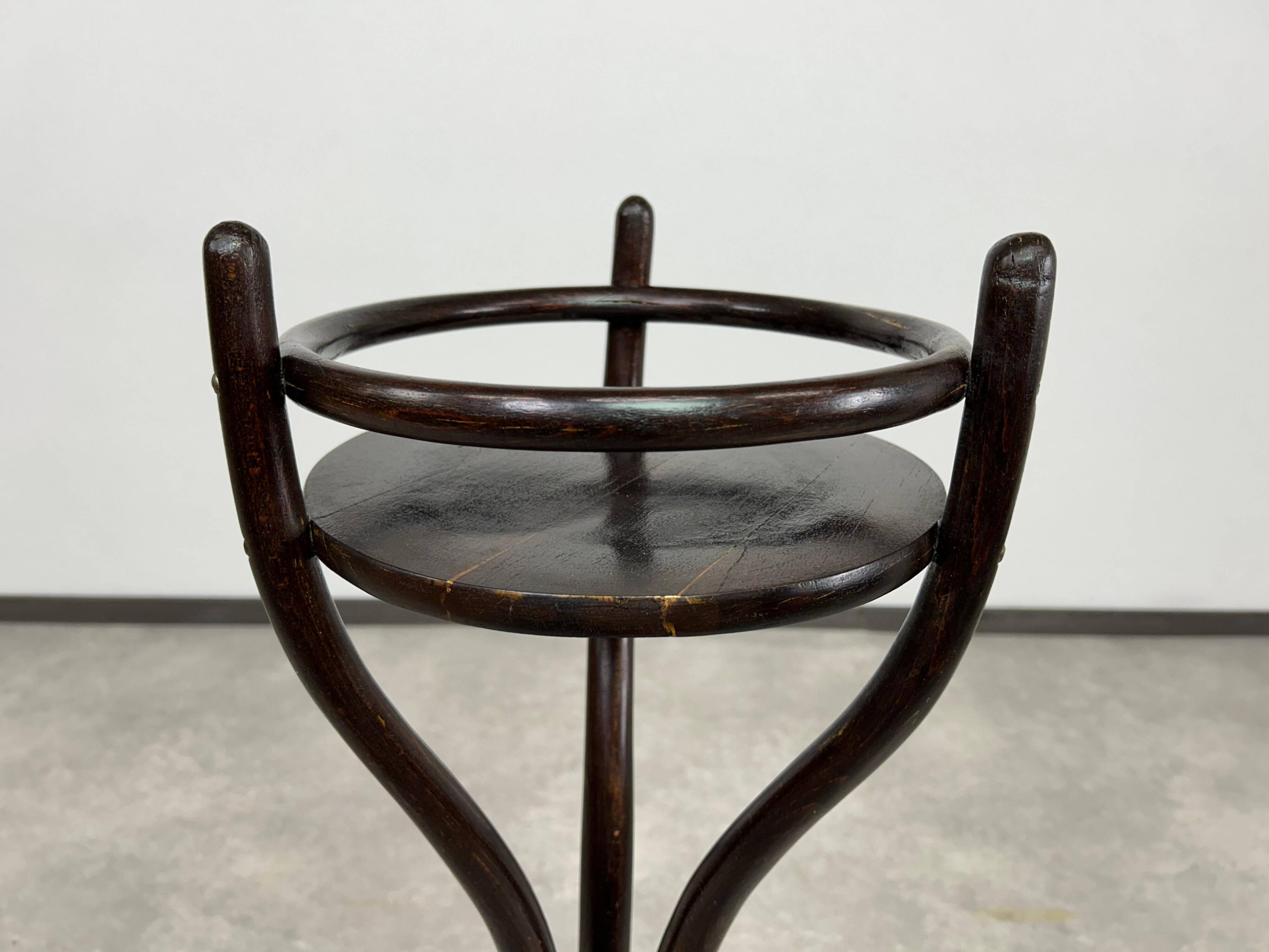 Porte-plante en bois courbé par Thonet