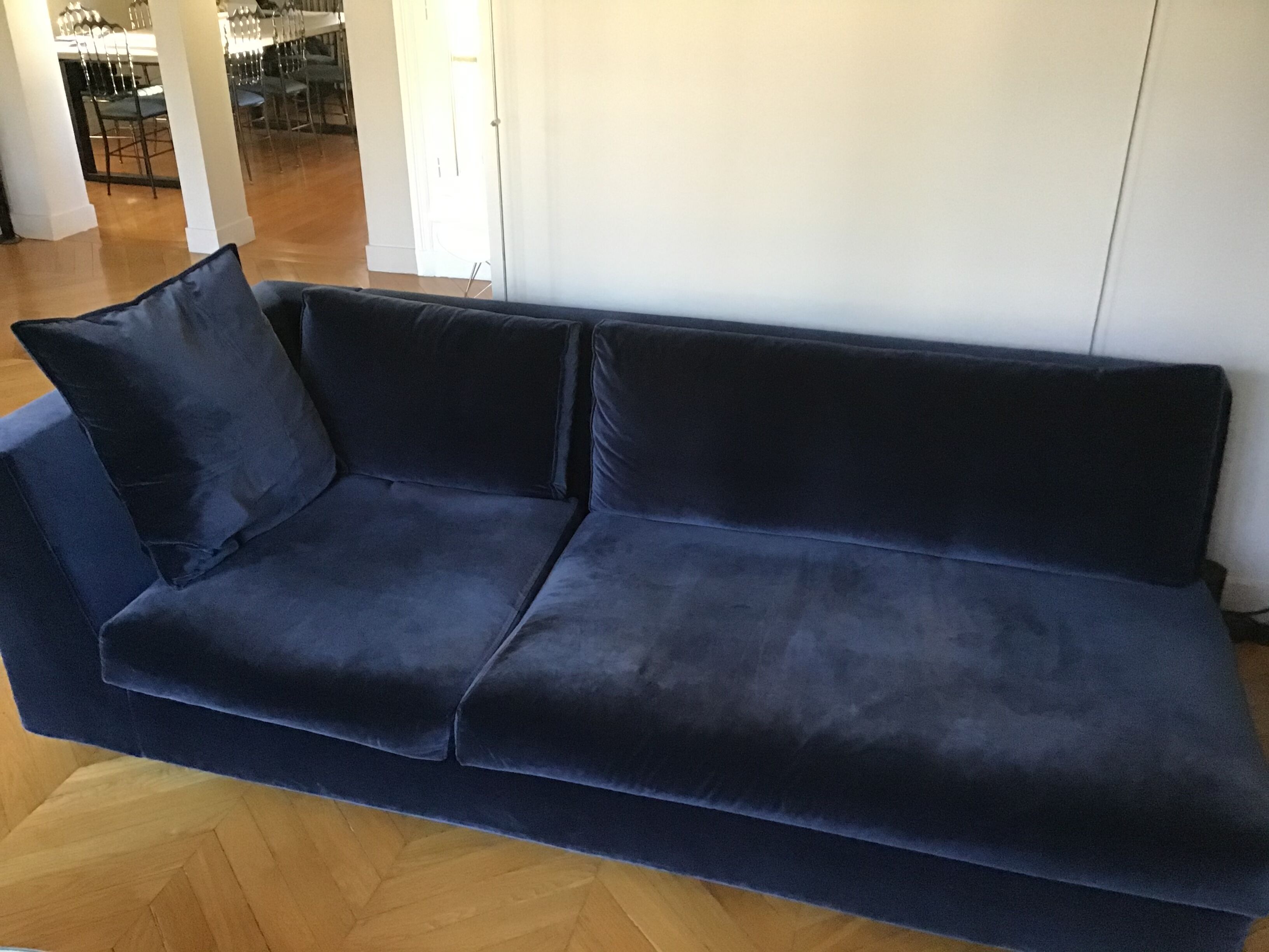 Lot of 2 meridians left and right armrest