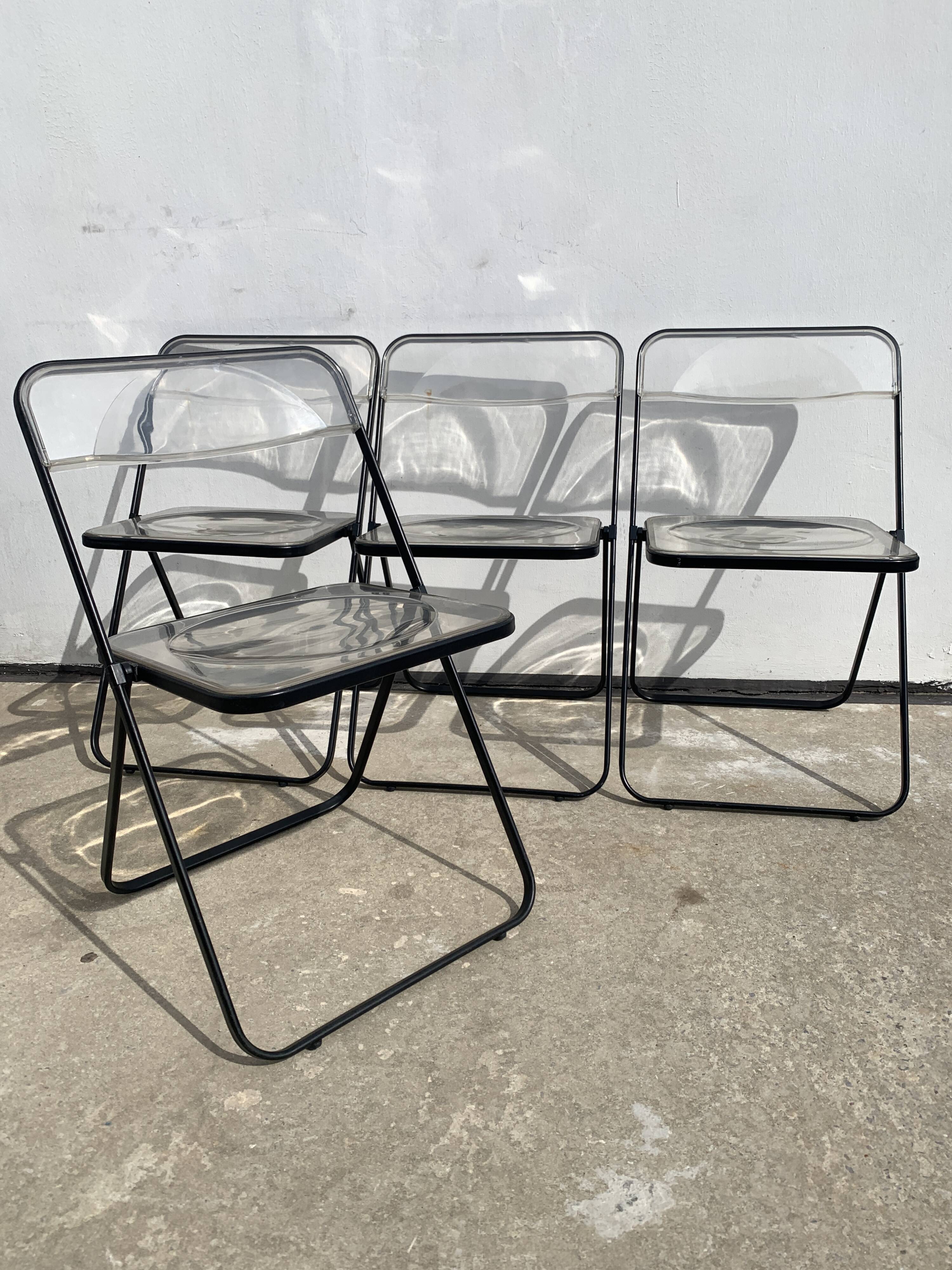 4 folding chairs design Stua Patent, 1970