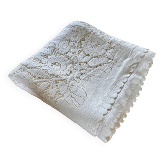 XXL lace tablecloth