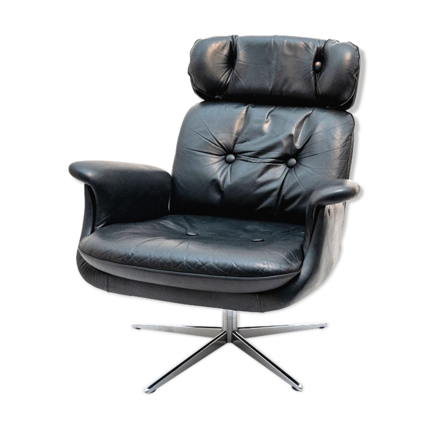 Leather lounge chair