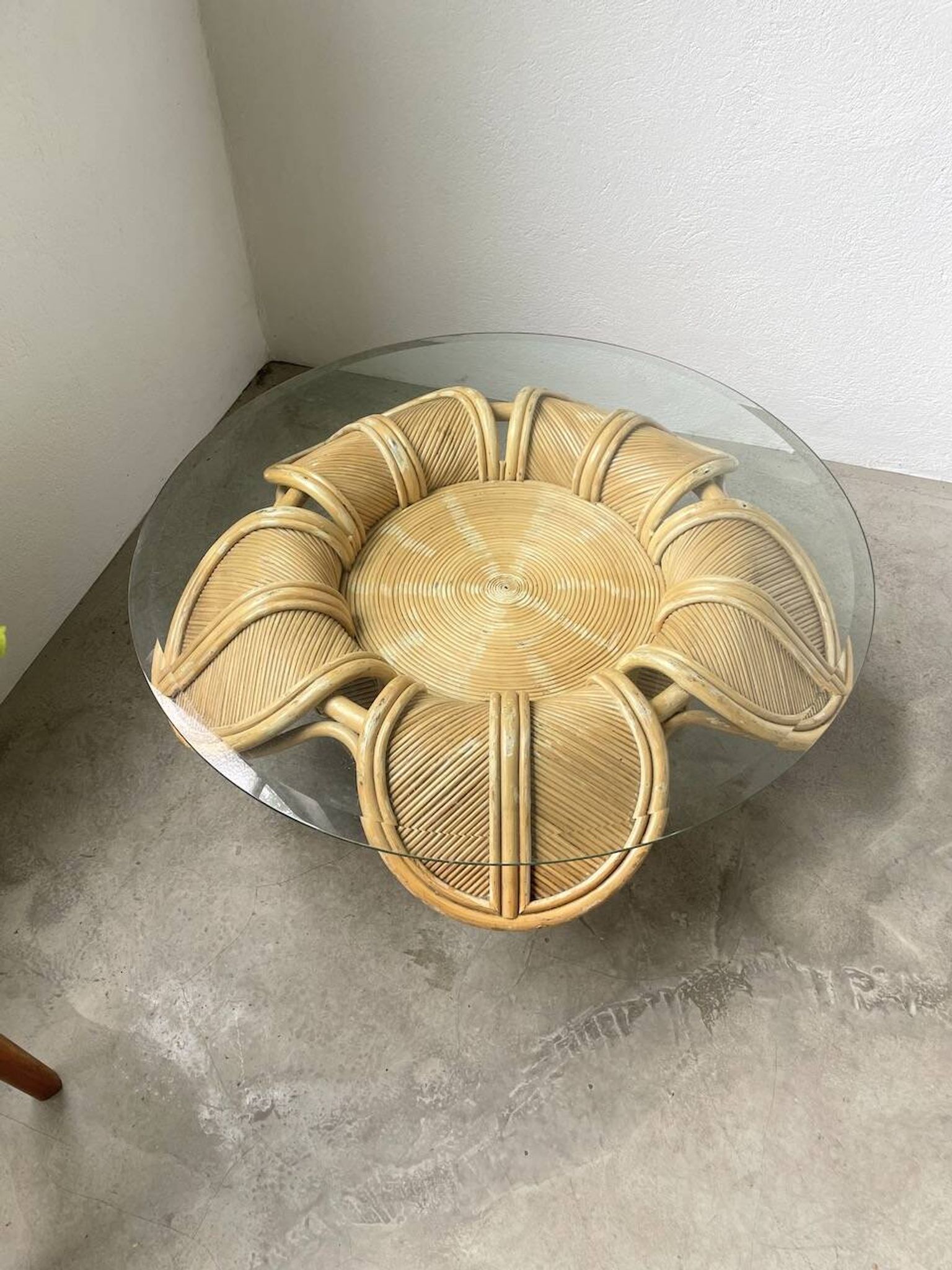 Vivai del sud “flower” rattan coffee table