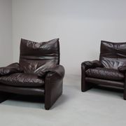 Pair of Maralunga leather armchairs by Vico Magistretti for Cassina, 1974