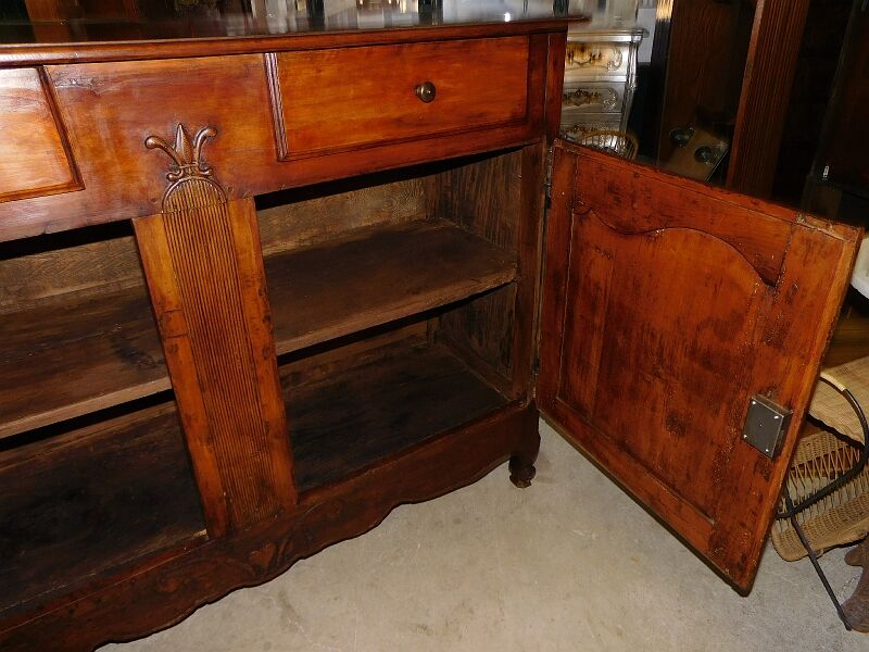 Bahut Louis XV in merisier of the 18th siecle