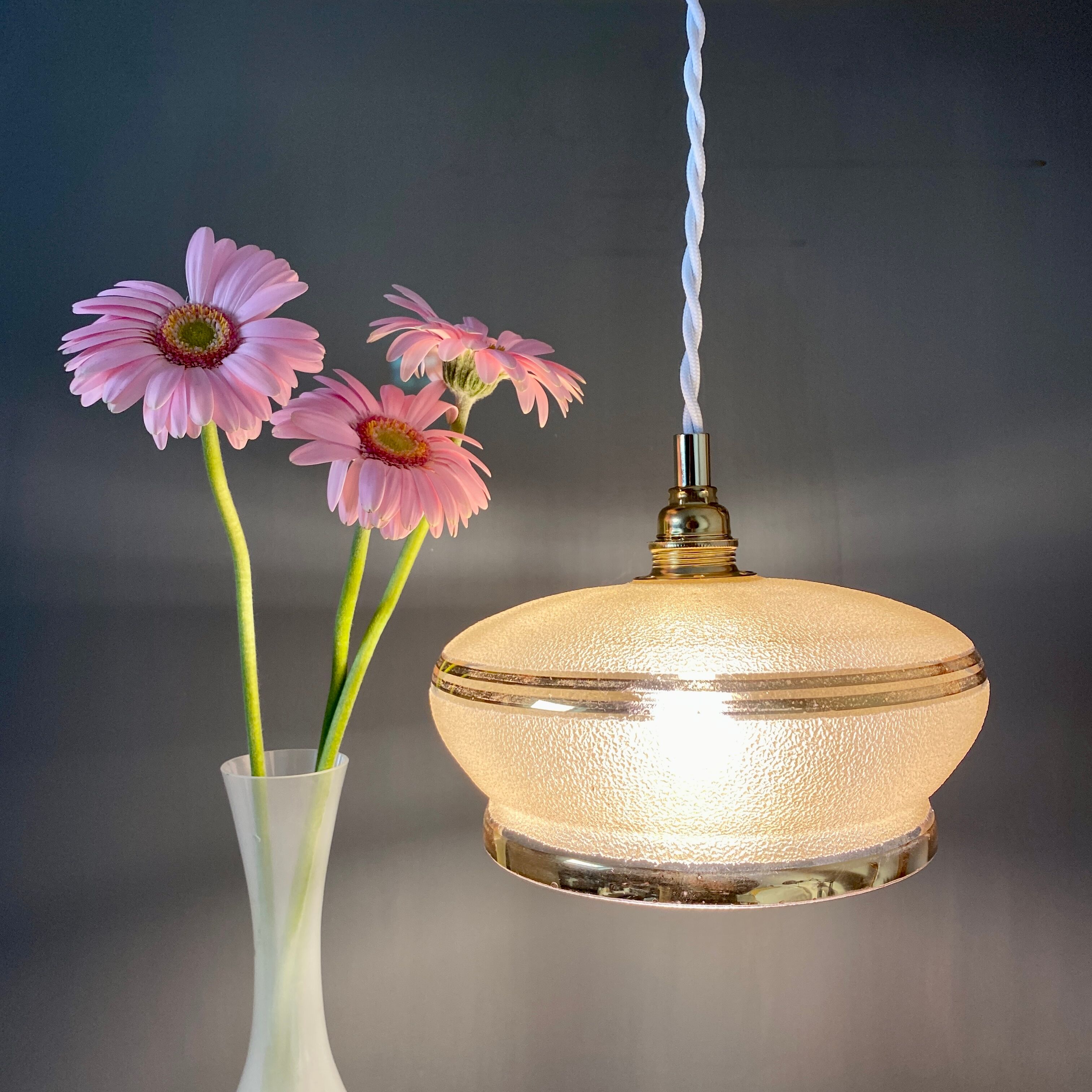 Vintage lampshade pendant light in yellow and gold granite glass