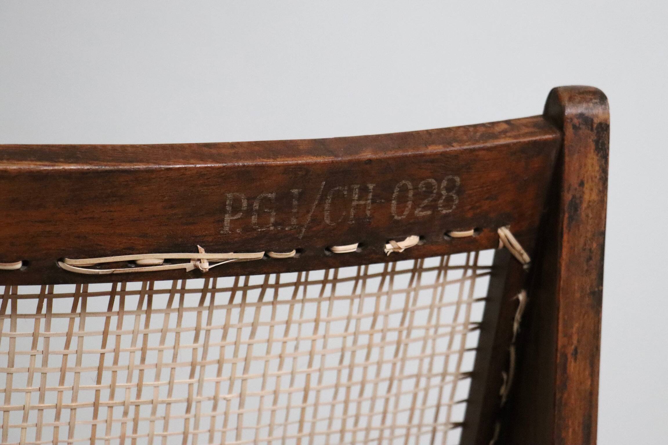 Chaises Kangourou Pierre Jeanneret PJ-SI-59, Inde, 1955