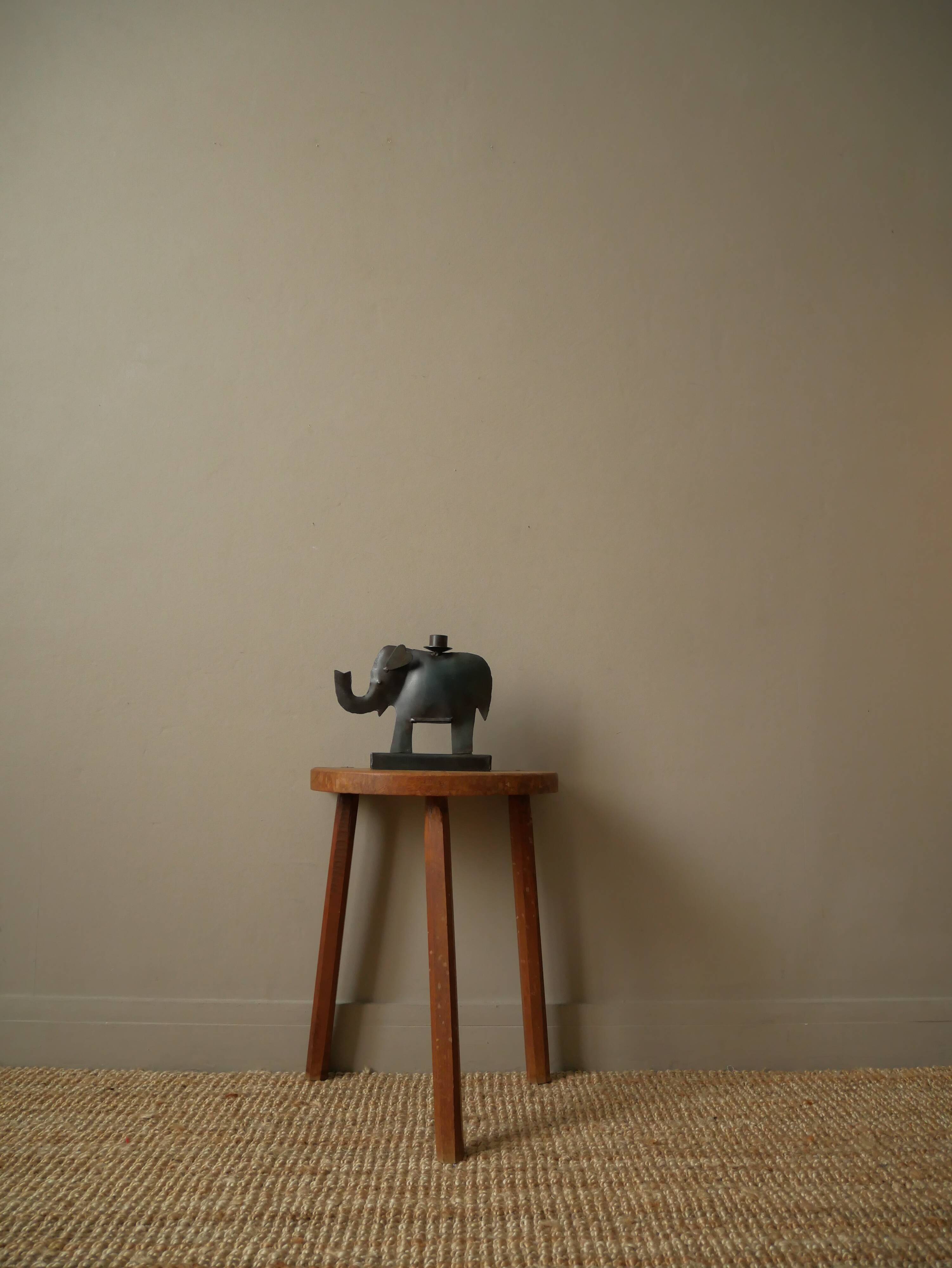 Candle holder in metal