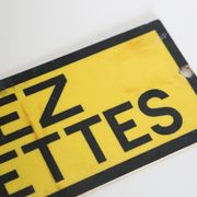 Plaque industrielle d'avertissement "mettez vos lunettes"