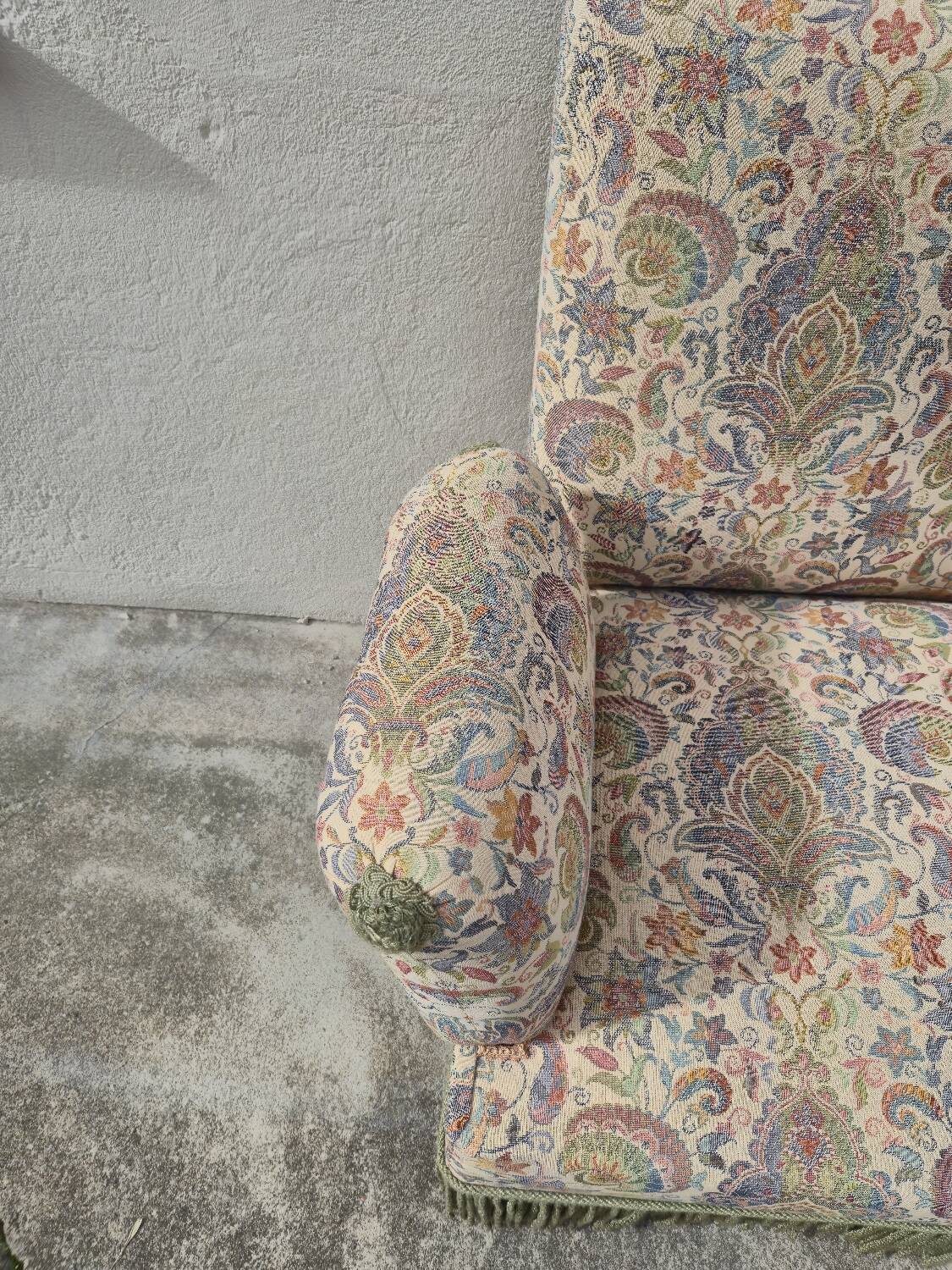 Louis Philippe style floral decor sofa bench from the nap period