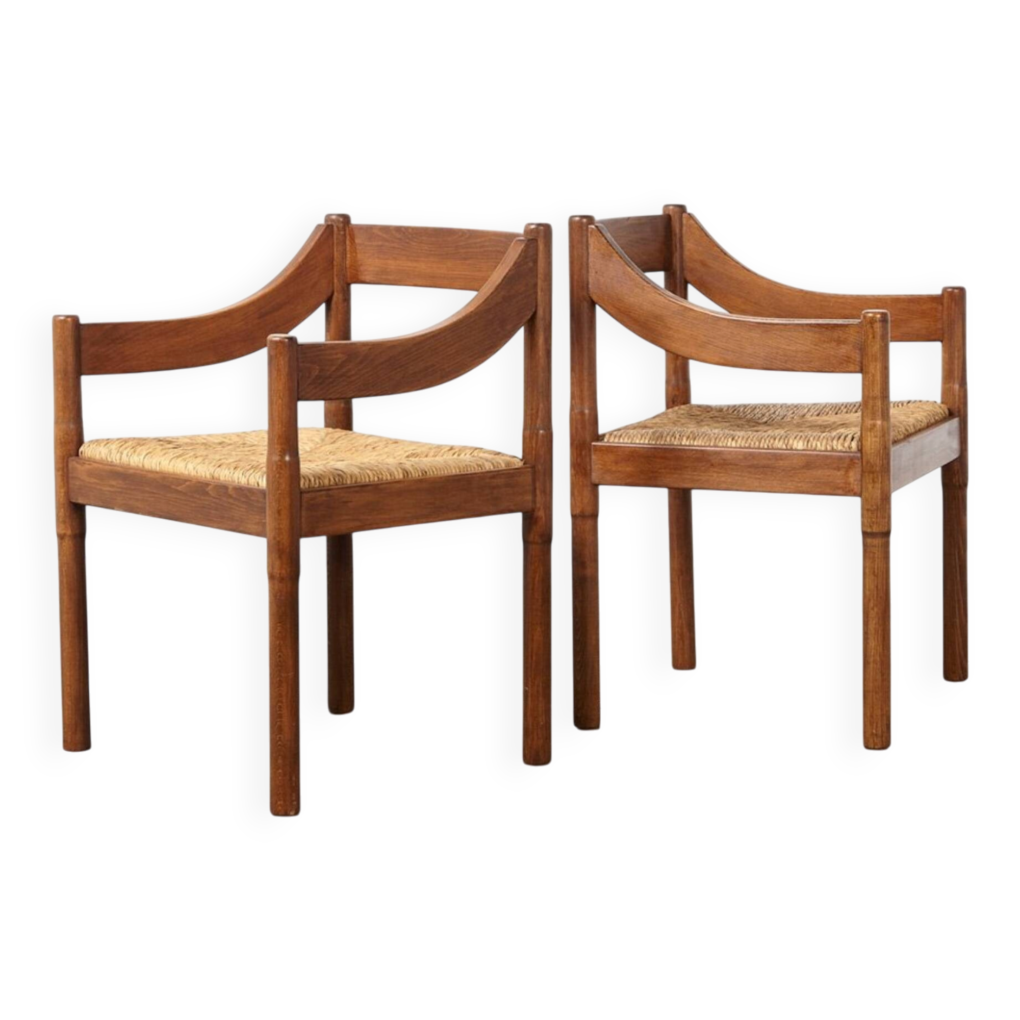 Carimate deux fauteuils par Vico Magistretti