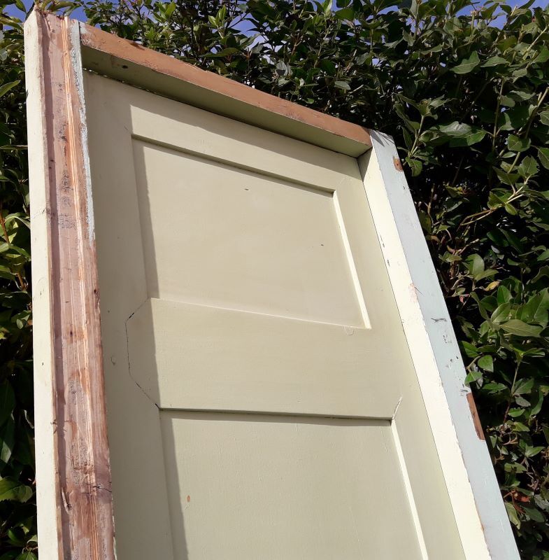 Closet door 67.2x237.2cm and its frame