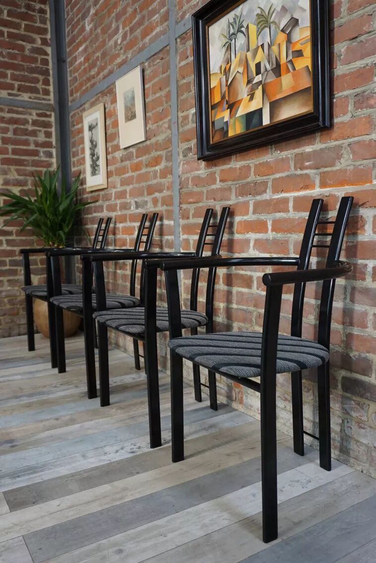 Set of 4 Italian design armchairs from the 80s