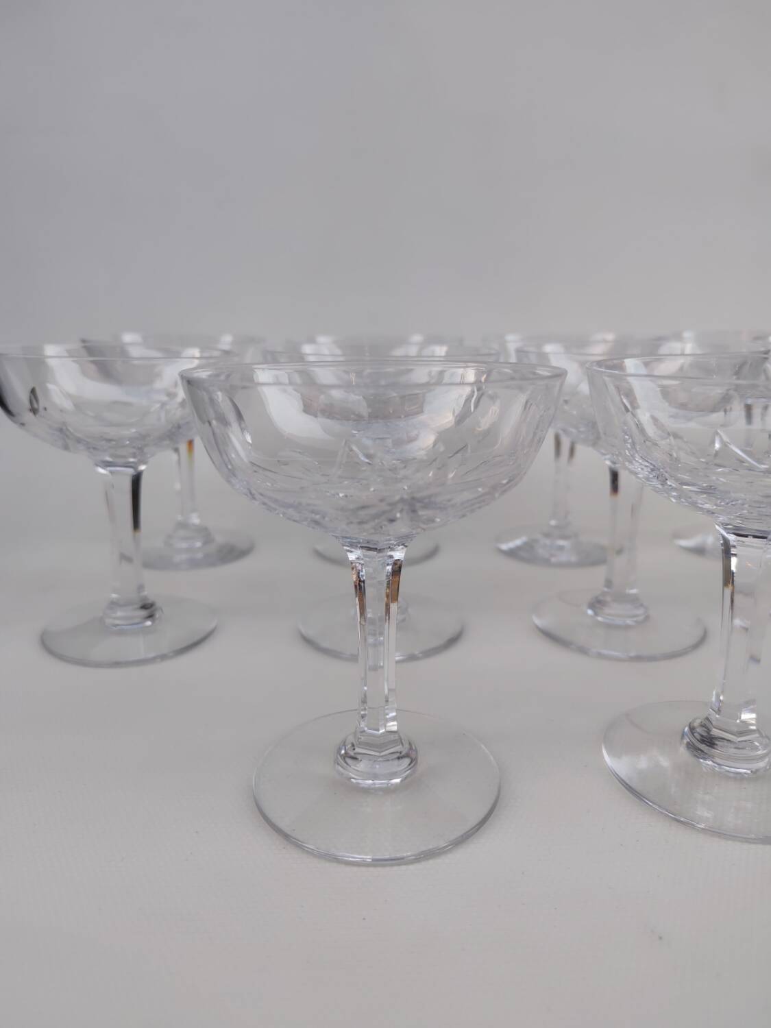 10 crystal champagne coupes from Saint Louis, model VIC.