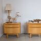 Paire de chevets en bois blond