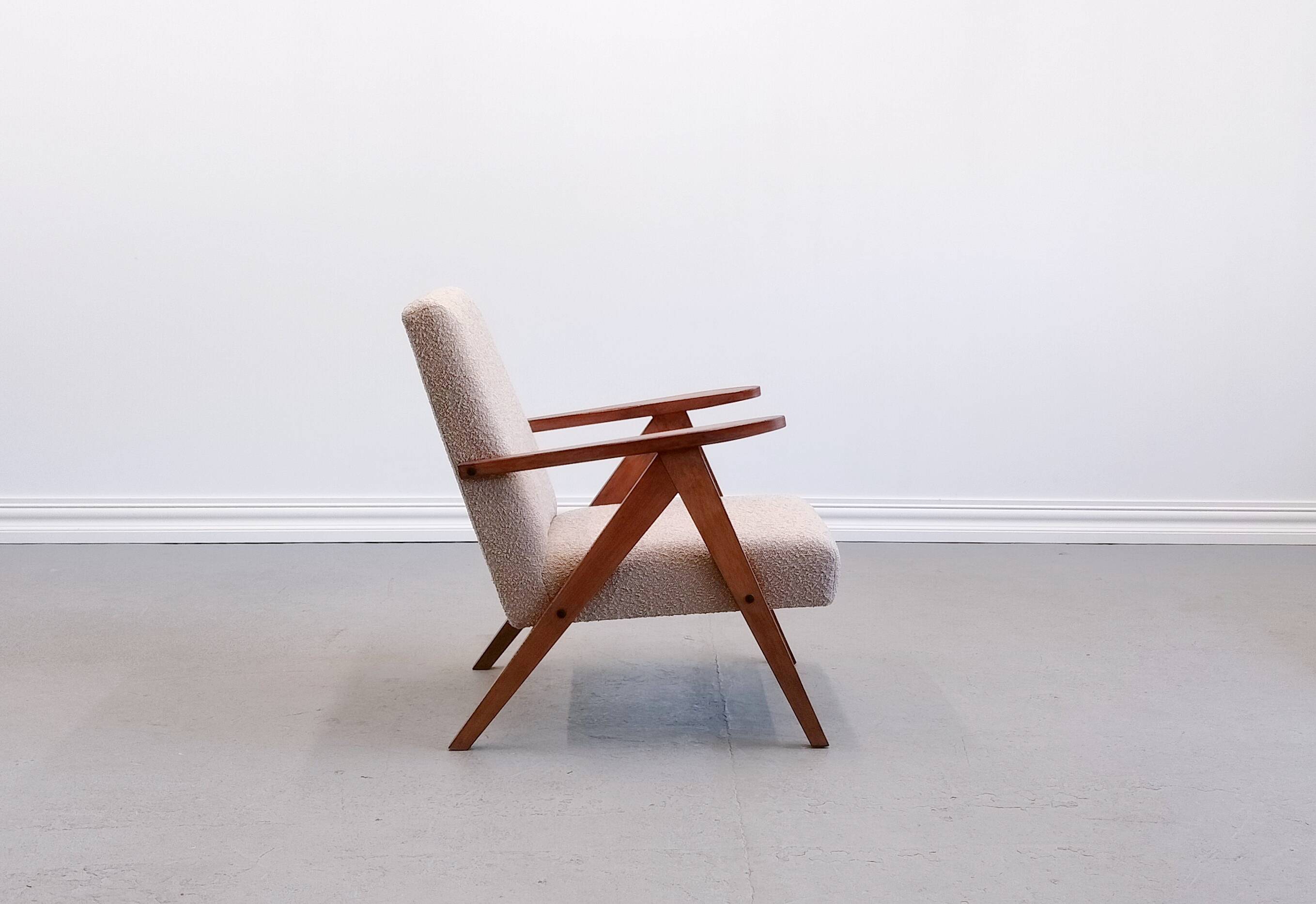 Mid Century Easy Chair Model B - 310 Var in Beige Boucle