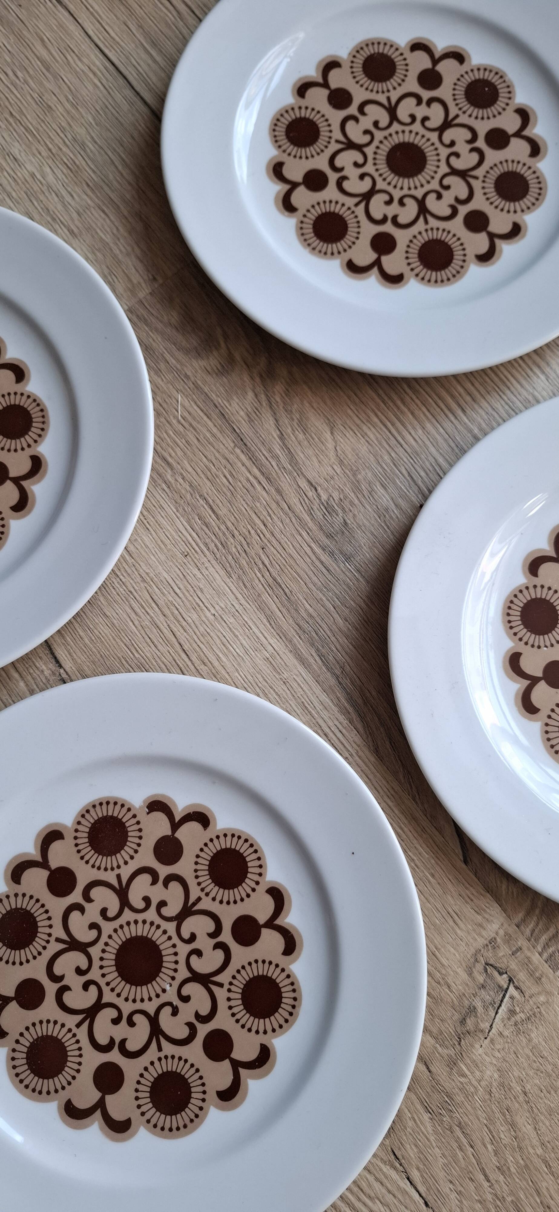 Set of 6 Arzberg plates