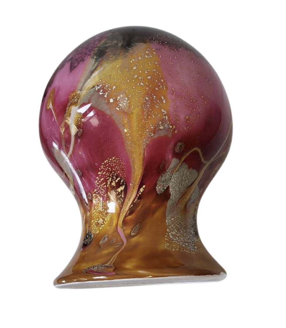 Glass vase - signed - gold leaf - Art Nouveau influence